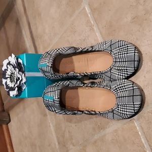 Tieks Seafield Checks